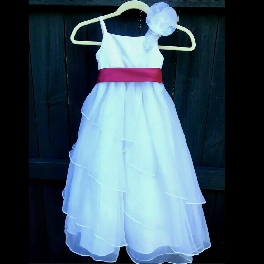 David's Bridal Girl's White Flower Dress Full Length Tiered Magenta Sash Sz 4